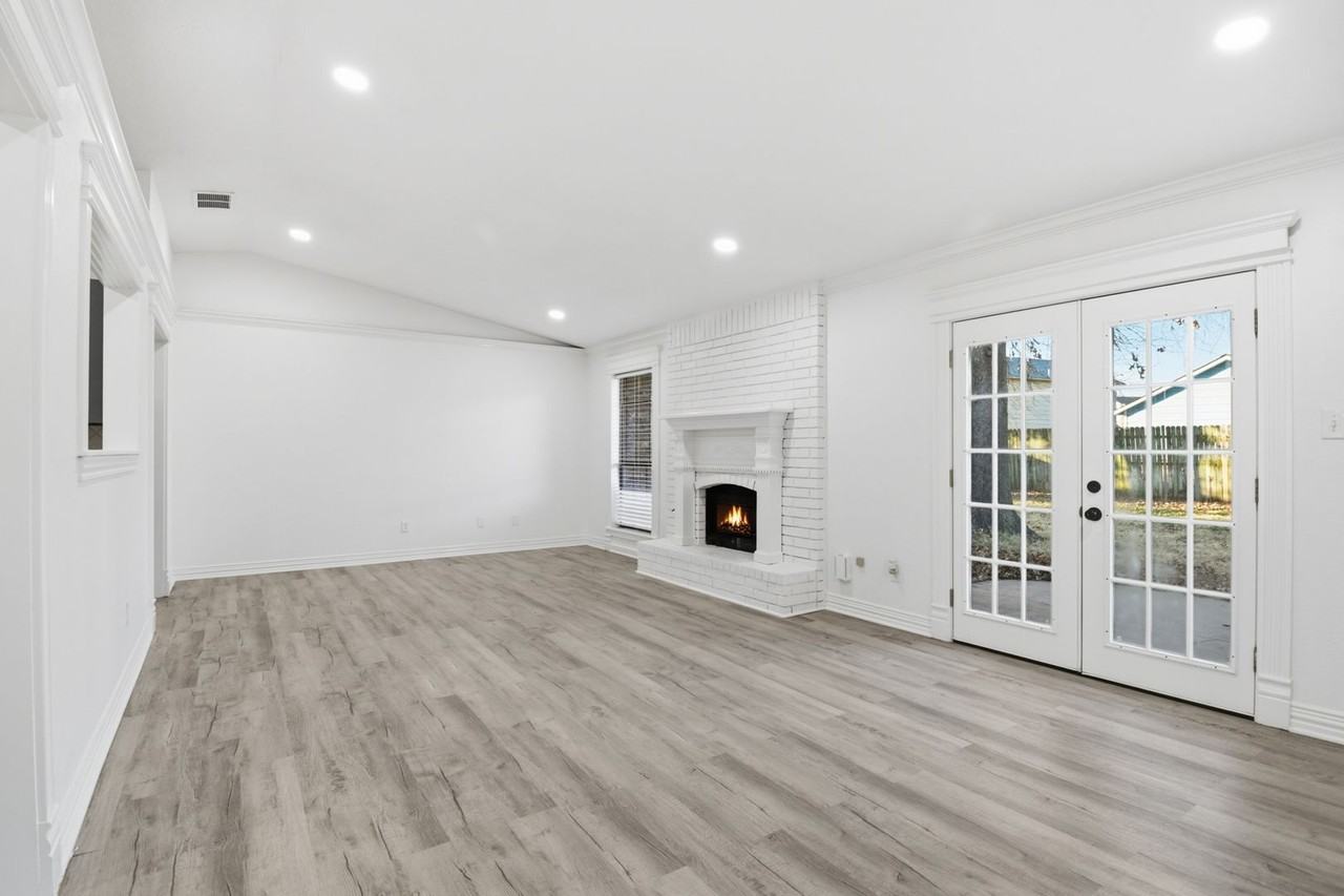 3212 W Houston Pl - Photo 2 of 18