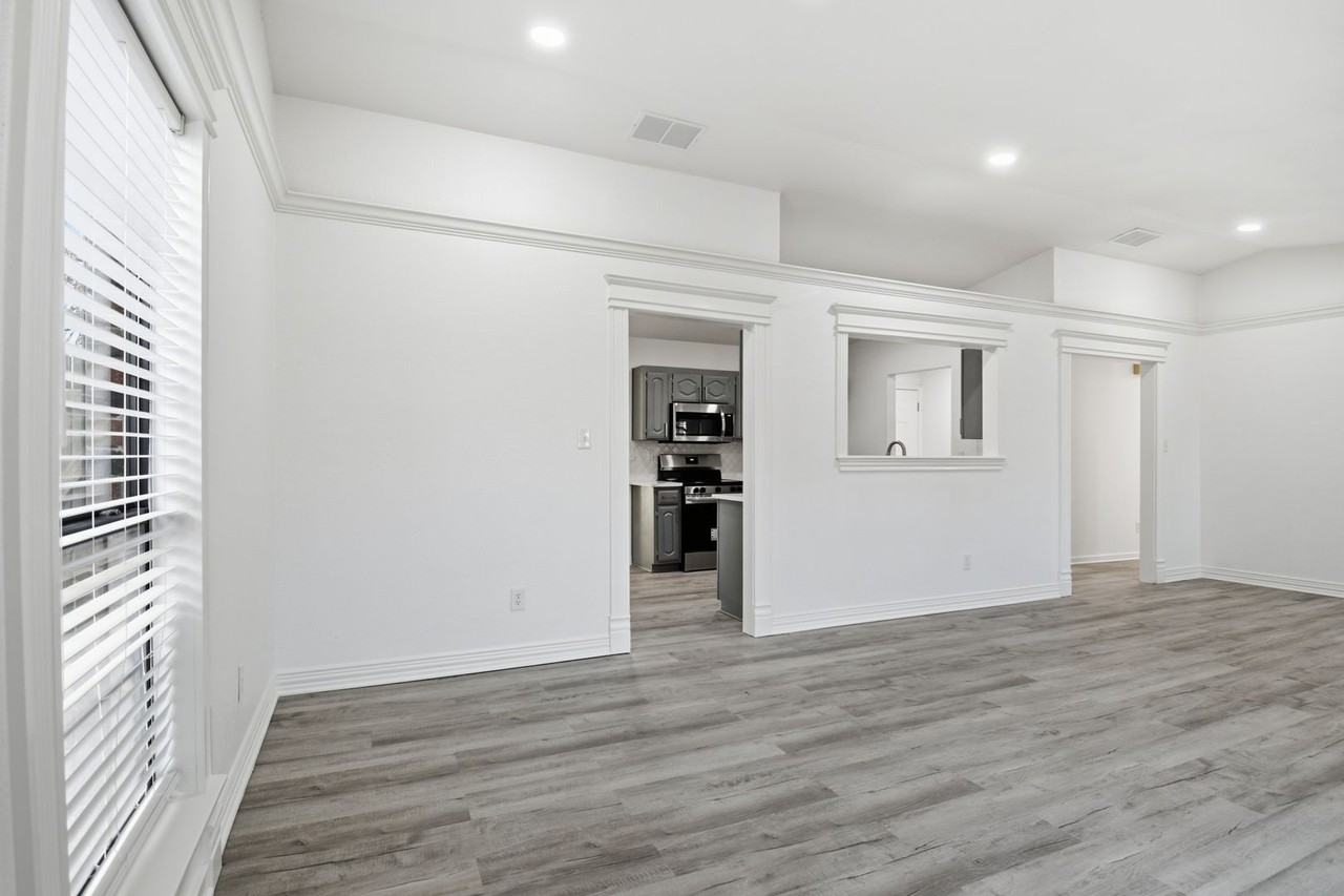 3212 W Houston Pl - Photo 5 of 18