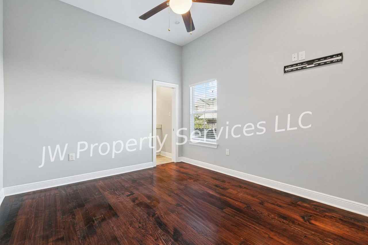 2225 Rev John Raphael Jr Way - Photo 5 of 10