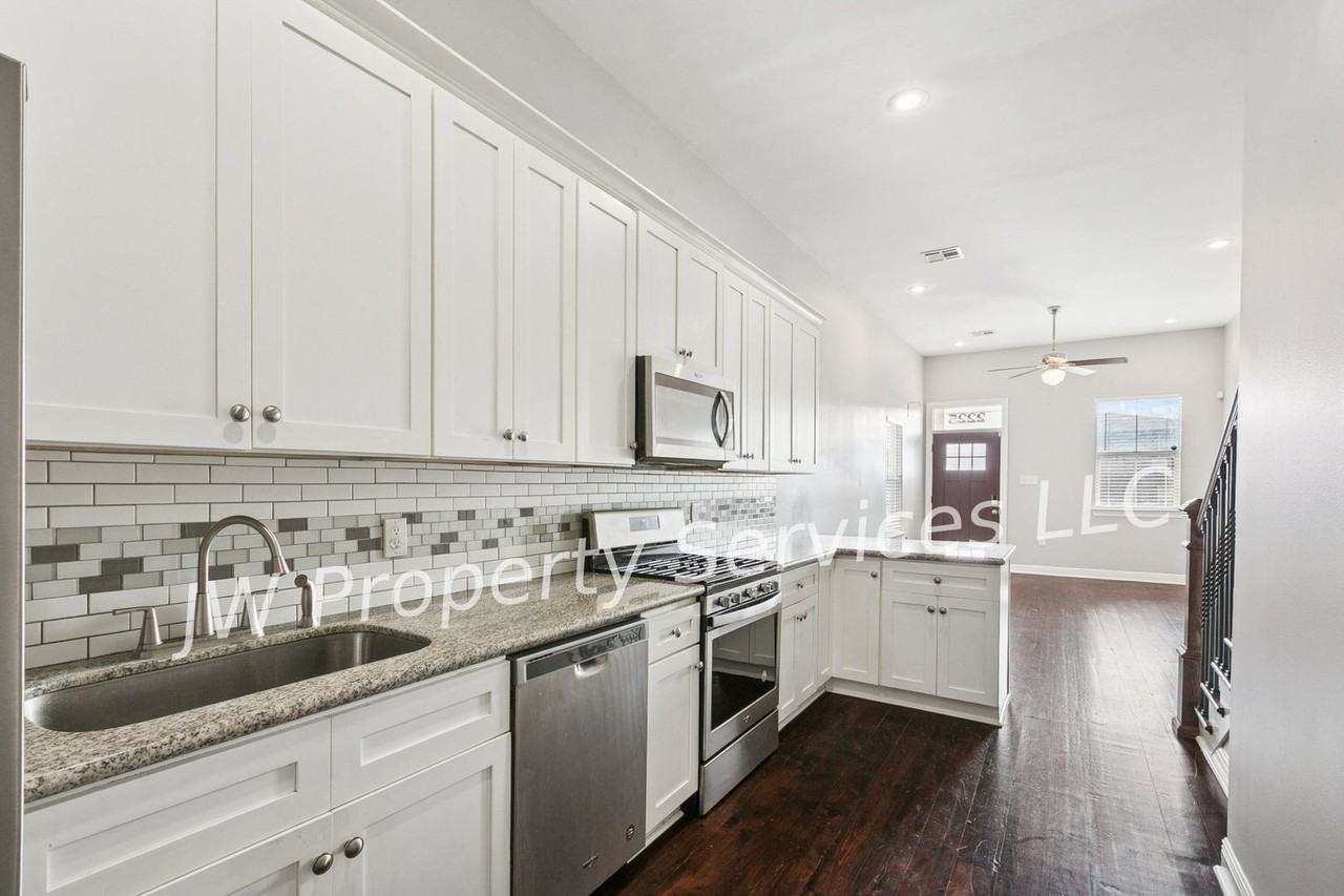 2225 Rev John Raphael Jr Way - Photo 6 of 10