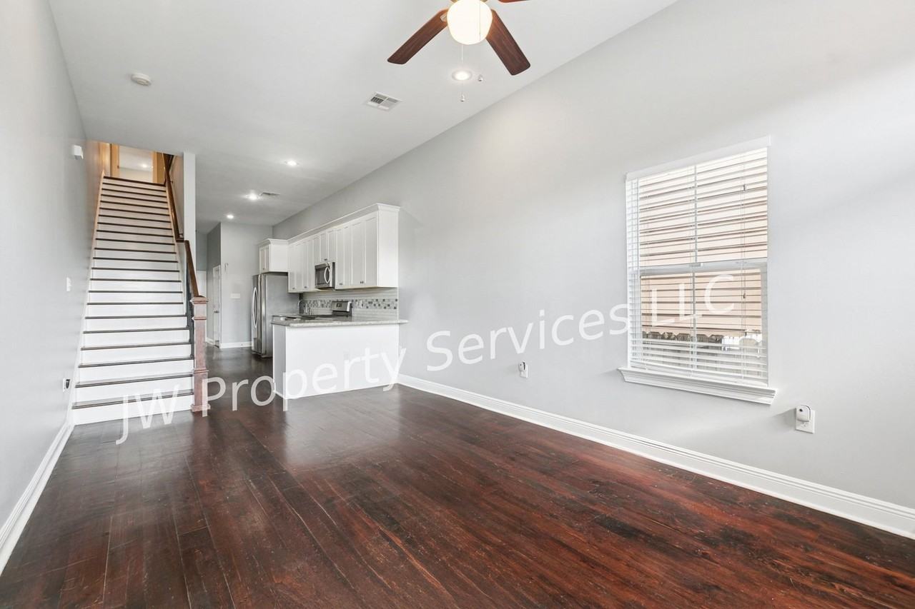 2225 Rev John Raphael Jr Way - Photo 7 of 10