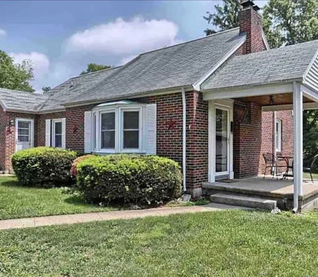 409 N 48th St - Photo 2 of 14