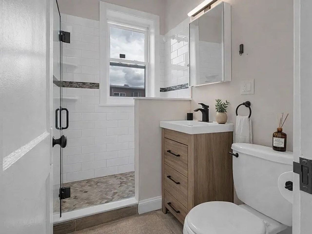 331 Summit Ave - Photo 5 of 6