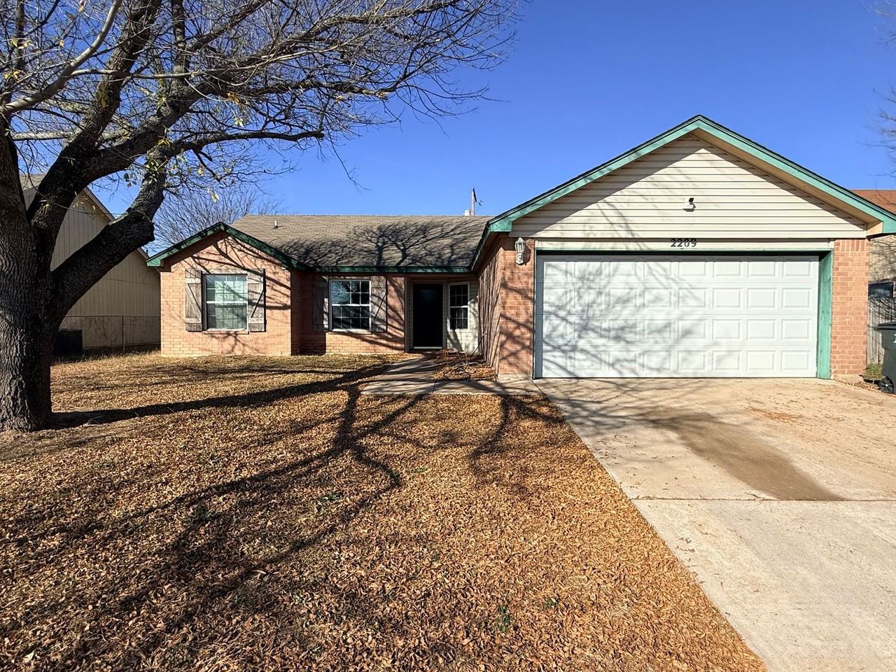 2209 Pixton Dr - Photo 2 of 2