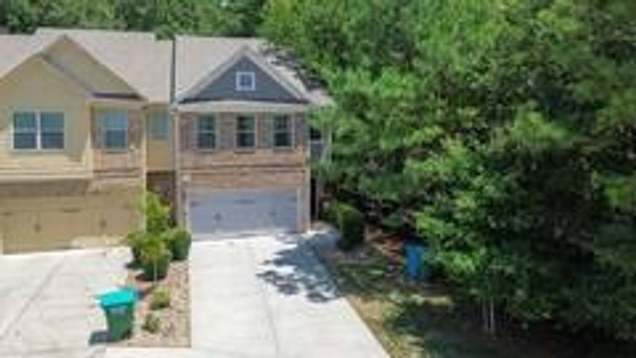 1547 Paxton Dr Sw - Photo 3 of 30