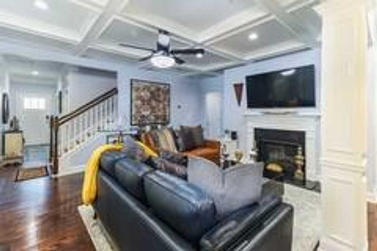 1547 Paxton Dr Sw - Photo 5 of 30