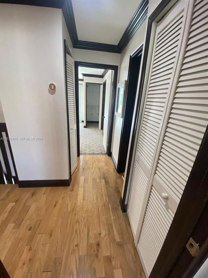 8239 Nw 8th Ct - Photo 5 of 24