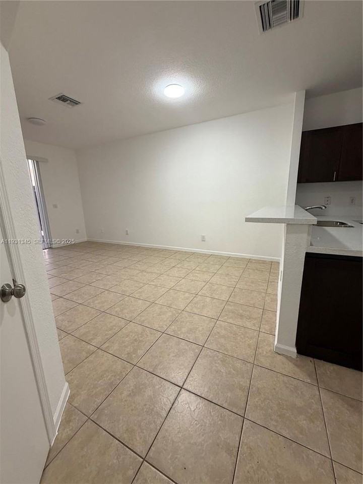 1415 Nw 34th Way - Photo 6 of 29