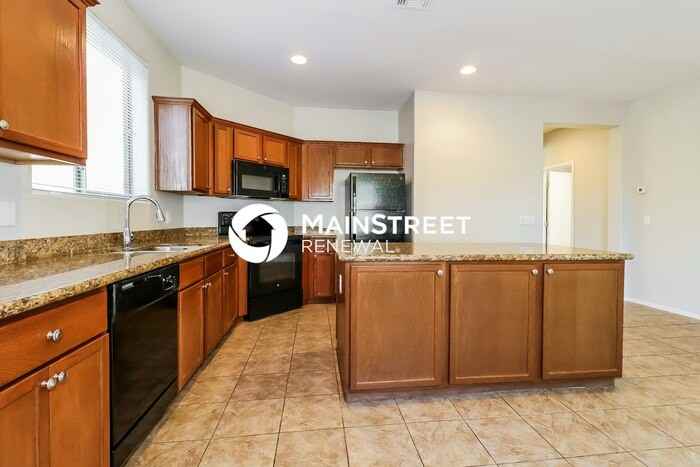 15418 W Laurel Ln - Photo 6 of 17