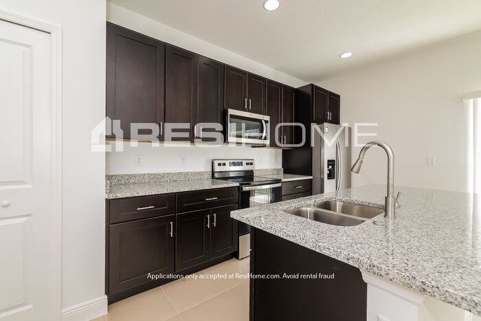 1212 Amazon Ln - Photo 3 of 24