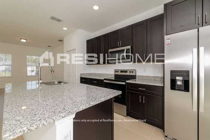 1212 Amazon Ln - Photo 4 of 24