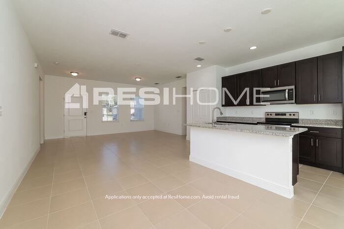 1212 Amazon Ln - Photo 5 of 24