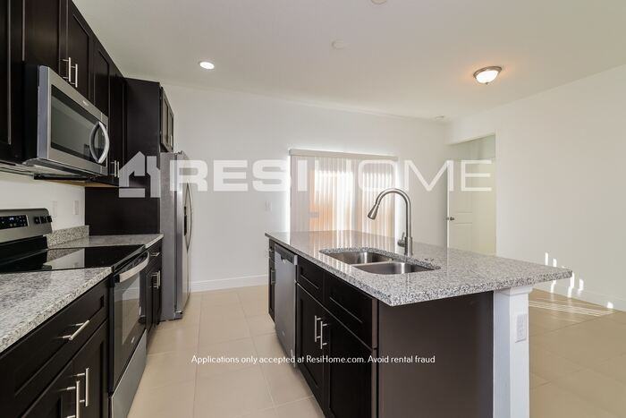 1212 Amazon Ln - Photo 7 of 24