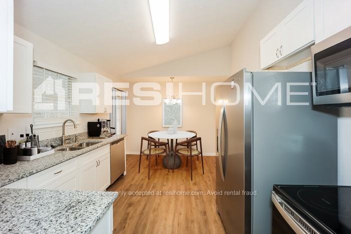 510 Shaggy Hickory Trl - Photo 4 of 19