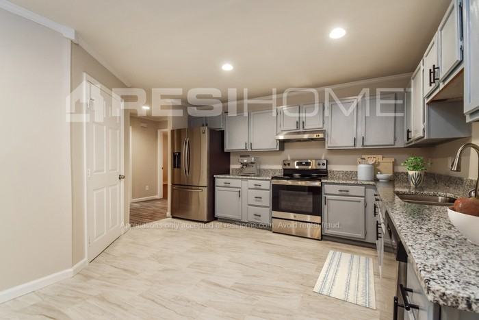 103 Mayflower St - Photo 3 of 20