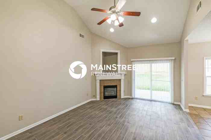 5024 Easton Ln - Photo 3 of 16