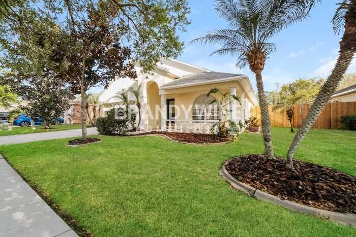 1427 Lake Shore Ranch Dr - Photo 2 of 20