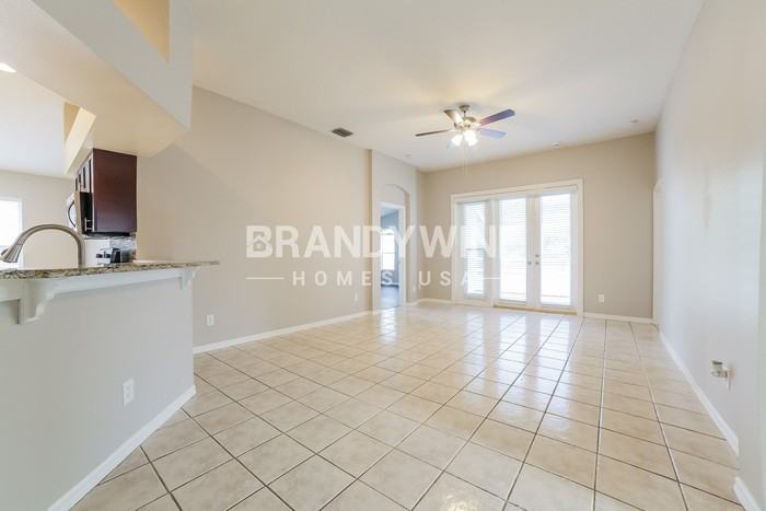 1427 Lake Shore Ranch Dr - Photo 5 of 20