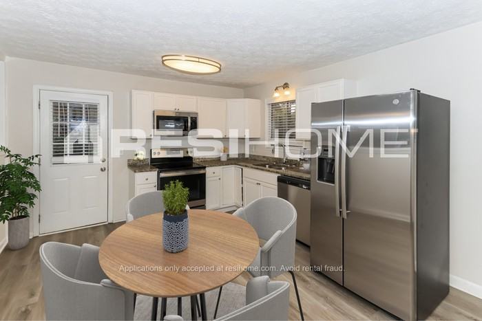 6686 Bedford Rd - Photo 4 of 19