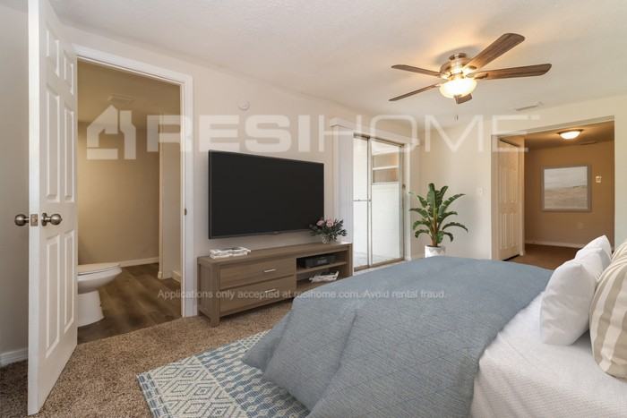 9016 Greenbriar Ln - Photo 7 of 16