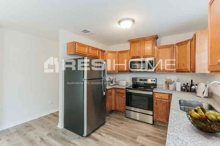 1944 Gallagher St - Photo 3 of 18