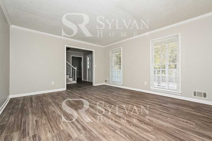 7553 Raleigh Ln - Photo 5 of 17