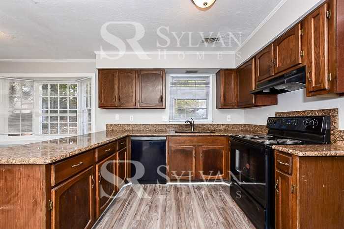 7553 Raleigh Ln - Photo 7 of 17