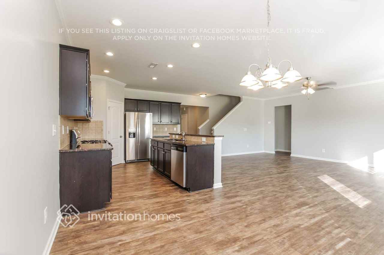 12915 Longstraw Rd - Photo 4 of 19