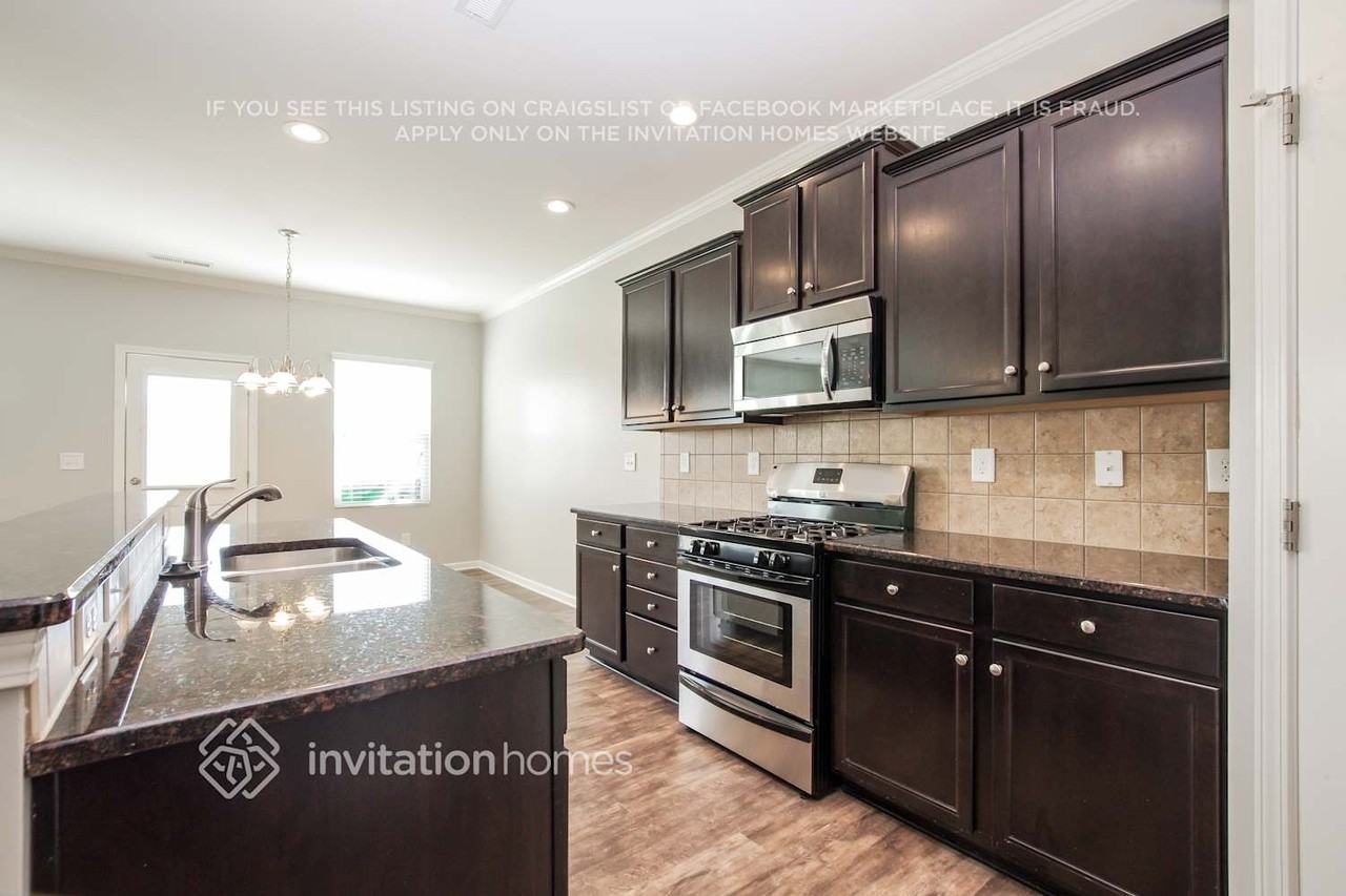 12915 Longstraw Rd - Photo 5 of 19