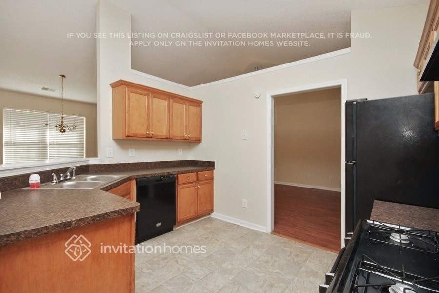 895 Ashland Park Way - Photo 6 of 16