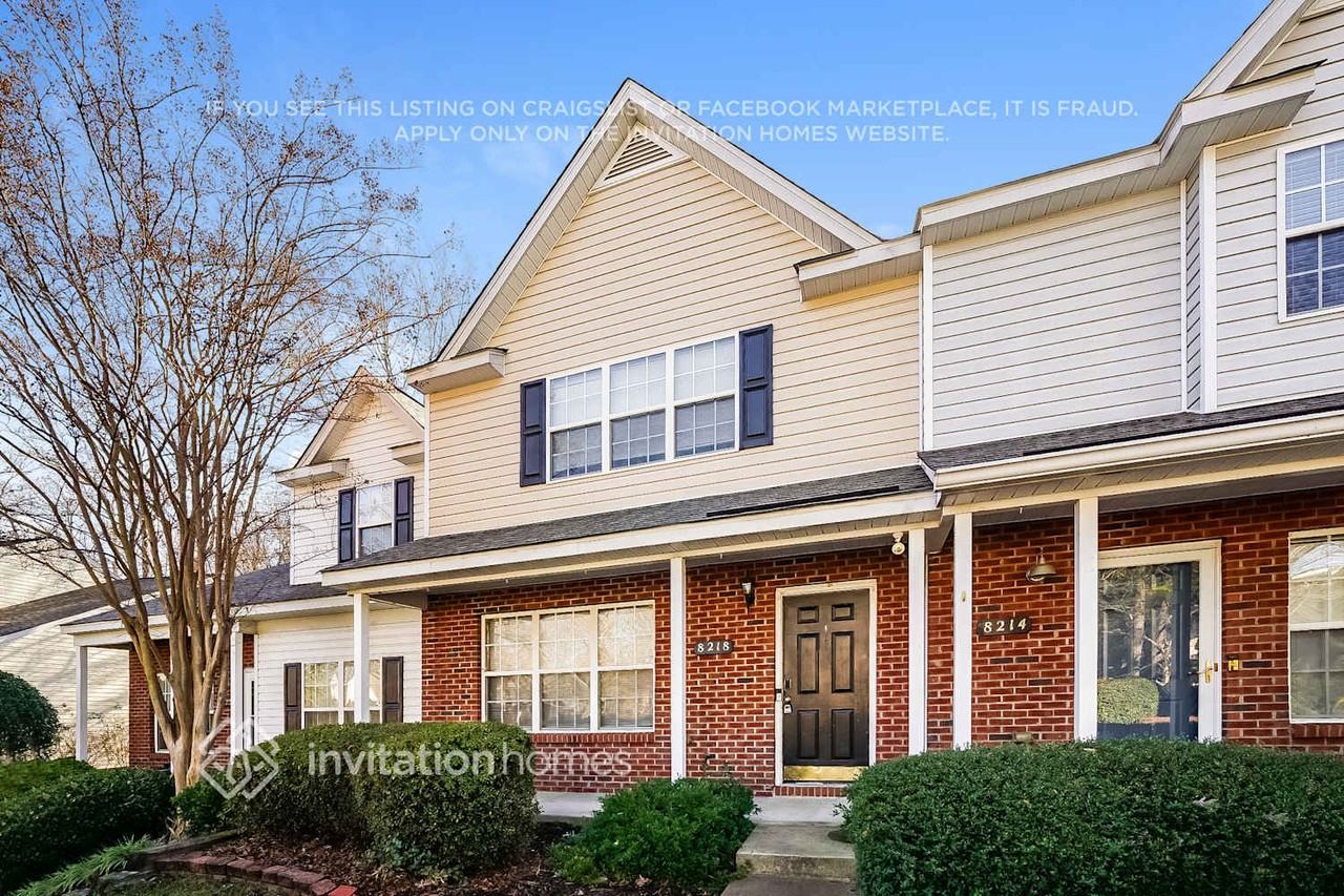 8218 Rudolph Rd - Photo 4 of 18