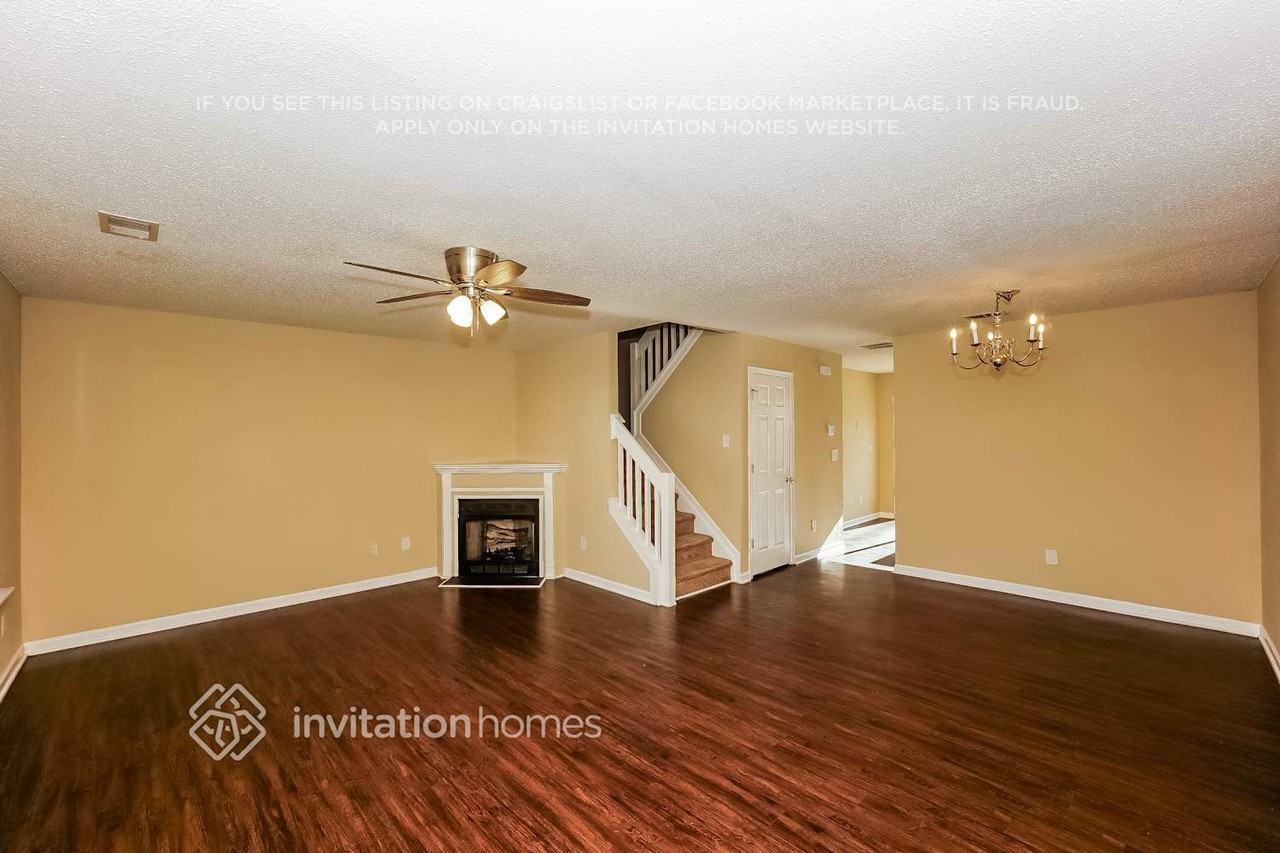 8218 Rudolph Rd - Photo 6 of 18