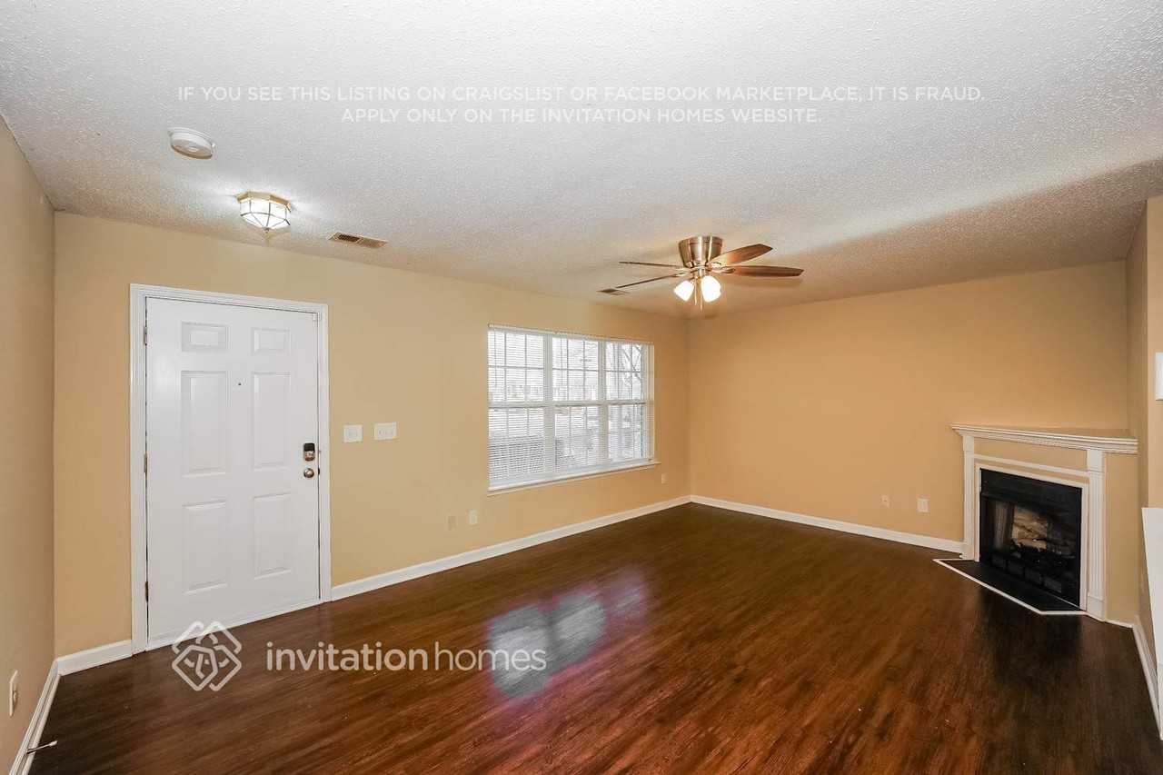 8218 Rudolph Rd - Photo 7 of 18