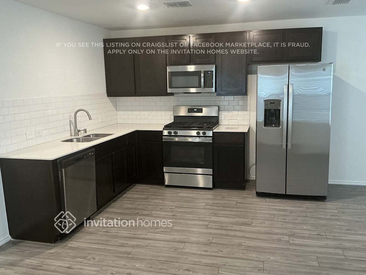 3044 Wallace Wells Ct - Photo 3 of 9