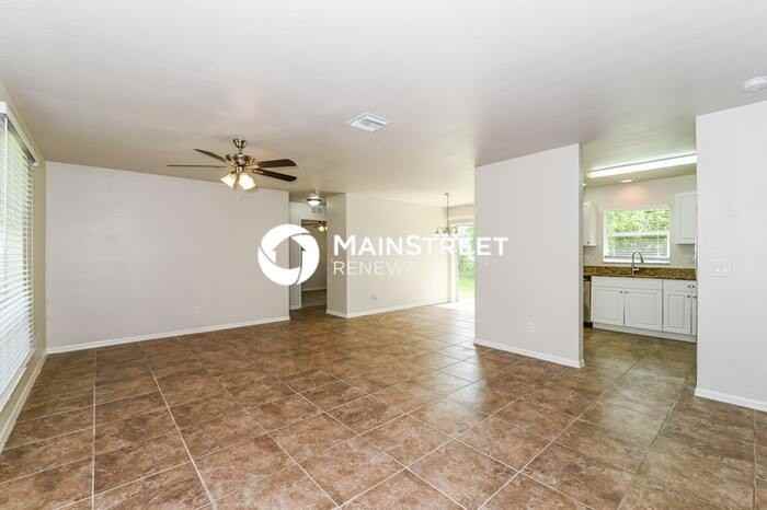 4502 E 21st St - Photo 4 of 16