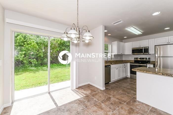 4502 E 21st St - Photo 5 of 16