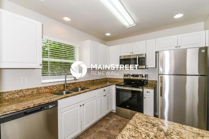 4502 E 21st St - Photo 7 of 16