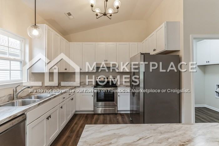 1627 North St Se - Photo 5 of 35