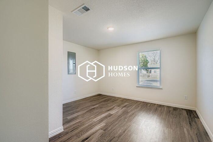 8814 John St #B - Photo 7 of 13