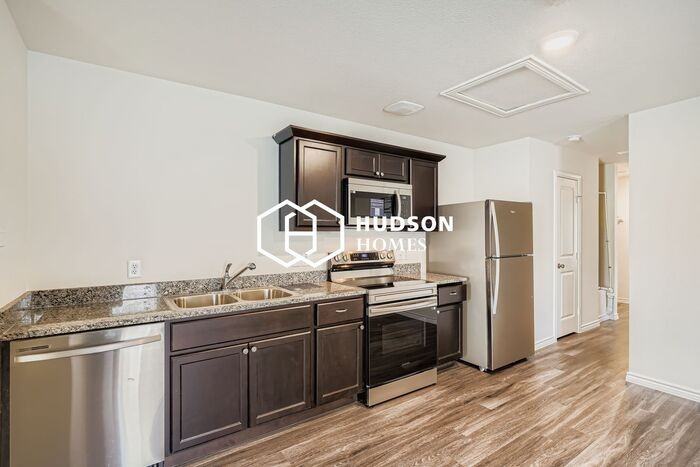 1226 Chestnut St #B - Photo 5 of 14