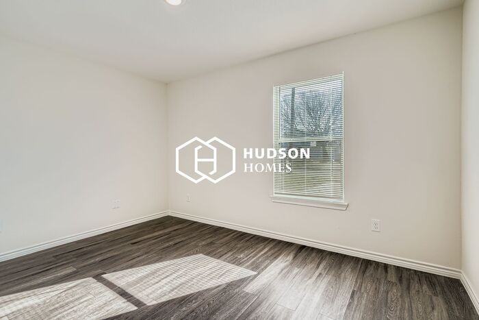 1226 Chestnut St #B - Photo 6 of 14