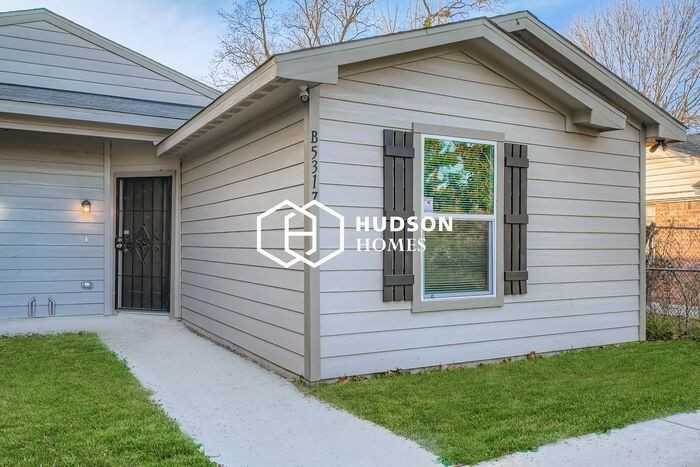 5317 Kelford St #B - Photo 3 of 13