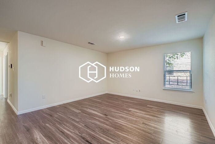 5317 Kelford St #B - Photo 4 of 13