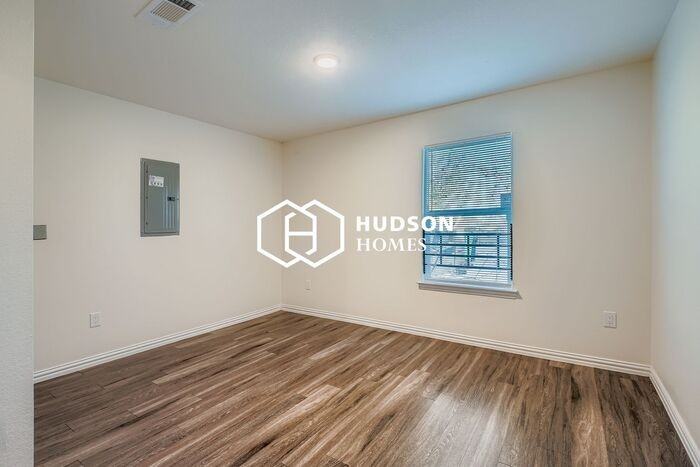 5317 Kelford St #B - Photo 6 of 13