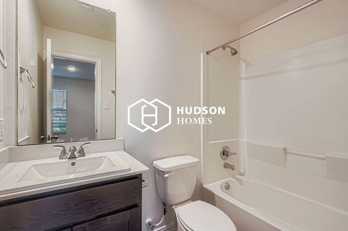 5317 Kelford St #B - Photo 7 of 13