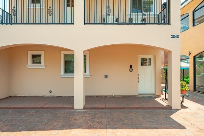 3848 Brookline Ave - Photo 2 of 38