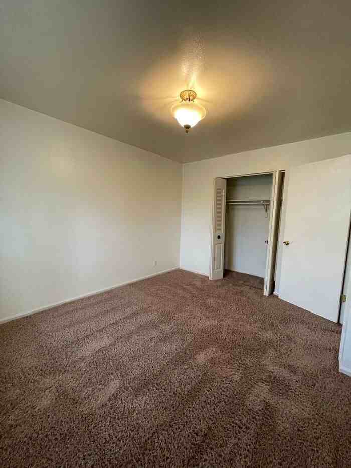 62 Glen Royal Dr #8 - Photo 5 of 16