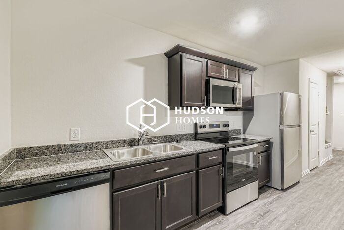 3215 Mcarthur Ave #102 - Photo 6 of 14