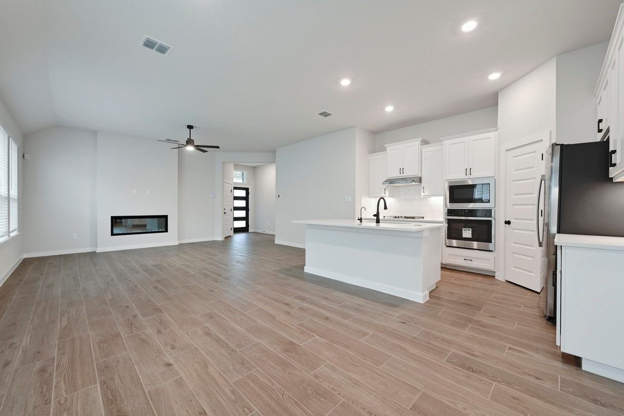 201 Arches Dr #1 - Photo 2 of 13