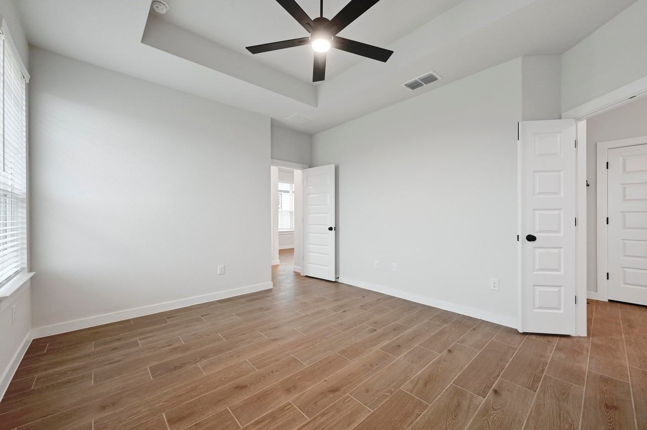 201 Arches Dr #1 - Photo 6 of 13